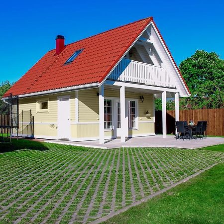 Kasekese Holiday Home With Sauna And Garden Kuressaare Exterior photo