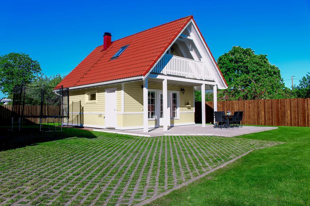 Kasekese Holiday Home With Sauna And Garden Kuressaare Exterior photo